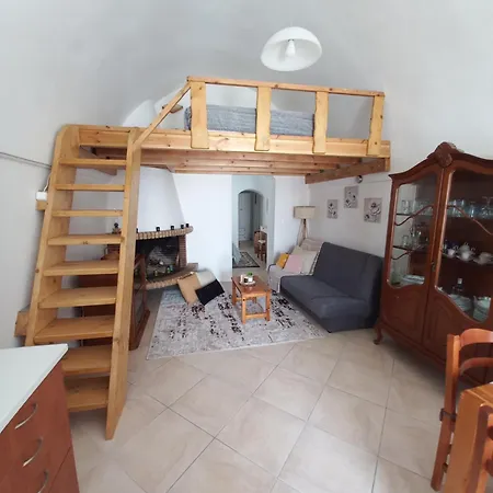 Granny's ,mini For 4 Mesariá