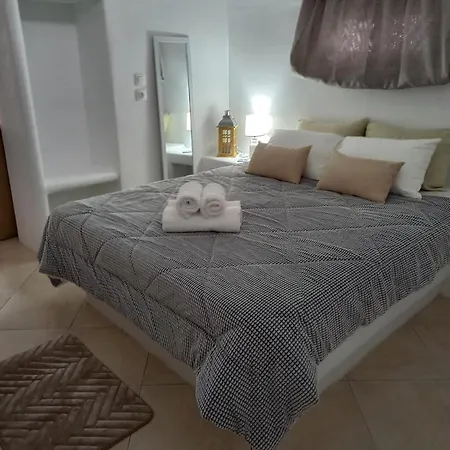 Granny's ,mini For 4 * Messaria (Santorini)