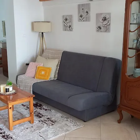 Granny's ,mini For 4 فيلة